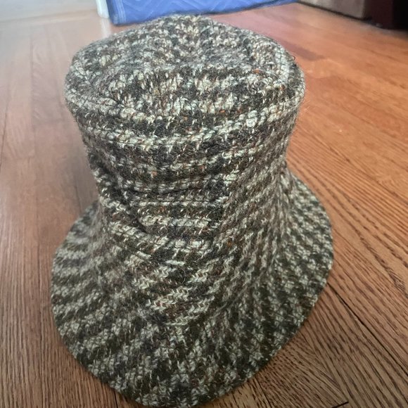 Accessories - Vintage, handwoven Irish tweed bucket hat, Woman's Small